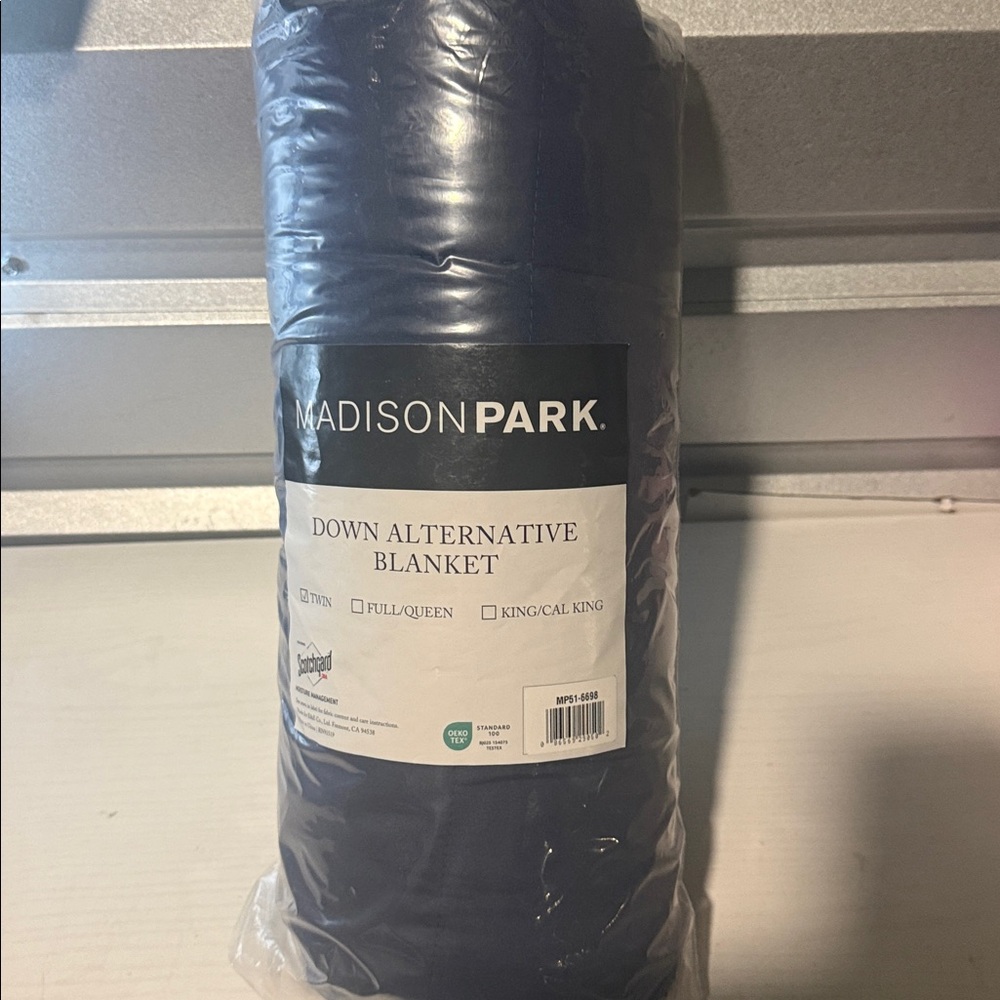Madison Park Down Alternative Blanket